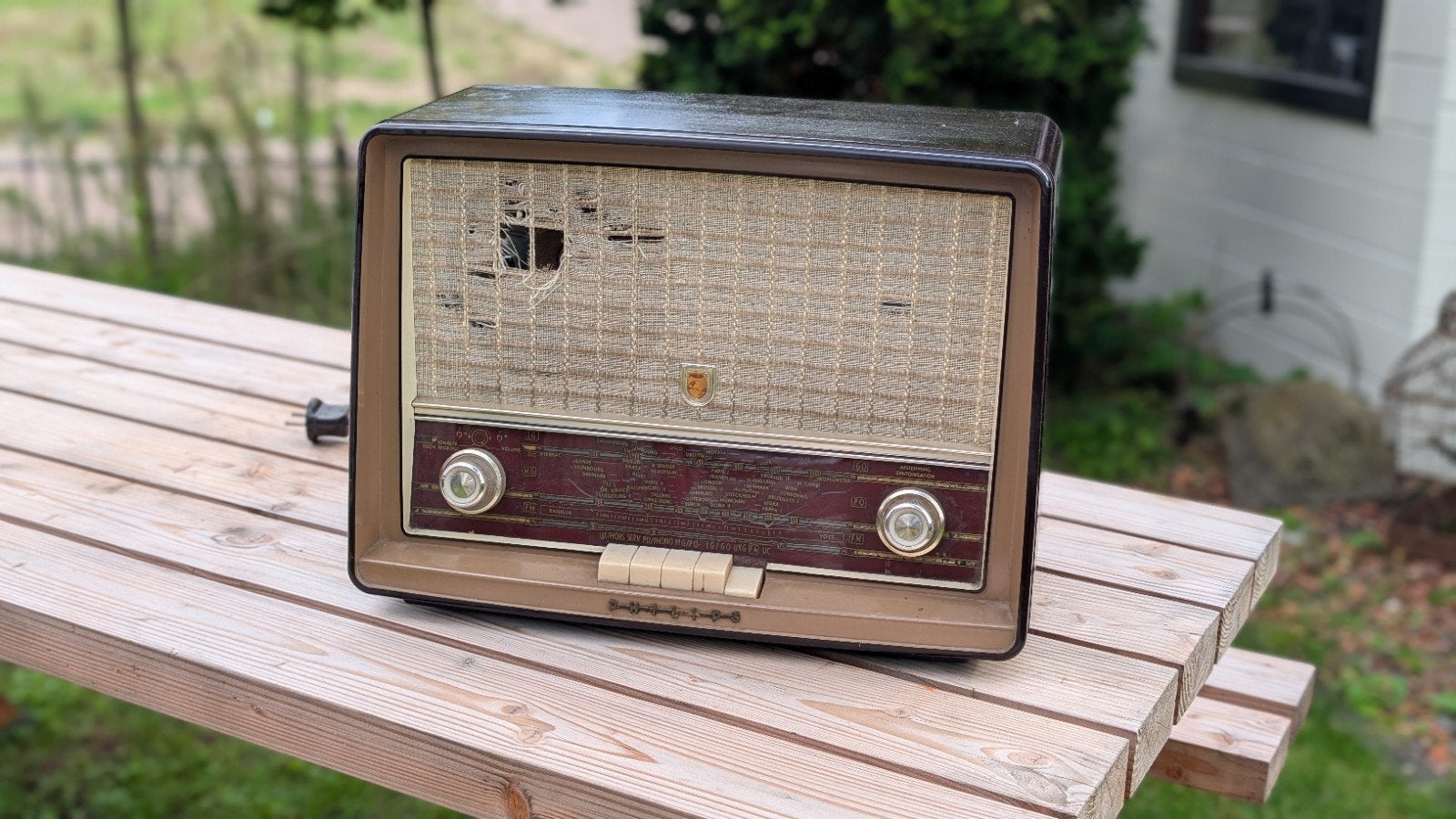Oude vintage jaren 50 buizenradio van Philips, bakeliet, Ophalen of Verzenden