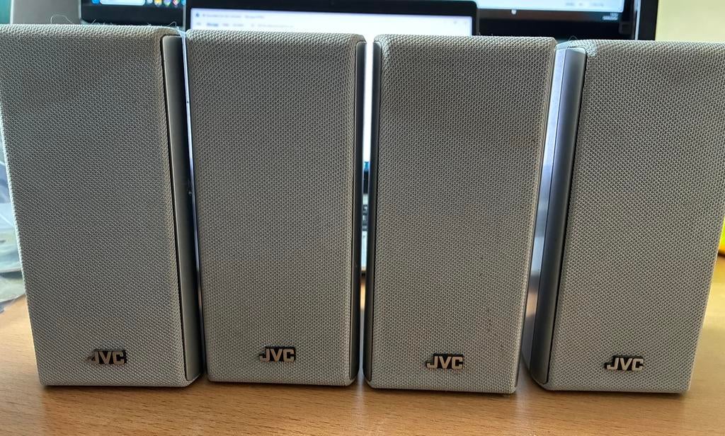 JVC SP-XS 100 satellite  speakers & XC-100 center speaker, JVC, Ophalen of Verzenden, Zo goed als nieuw, 5.1-systeem