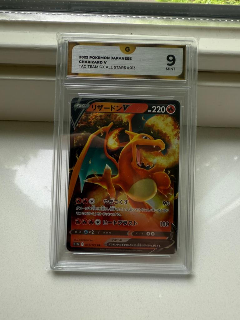 Charizard Vstar #013 Global Grading 9, Ophalen of Verzenden, Zo goed als nieuw