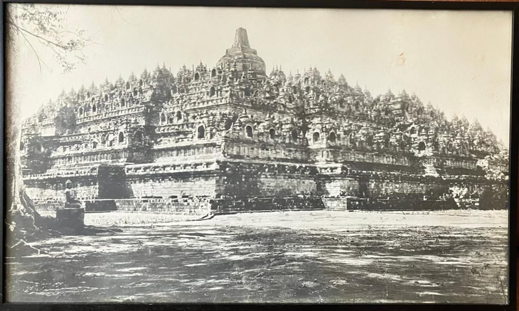 Borobudur ingelijste foto genomen in 1920, Ophalen of Verzenden, Voor 1940, Zo goed als nieuw