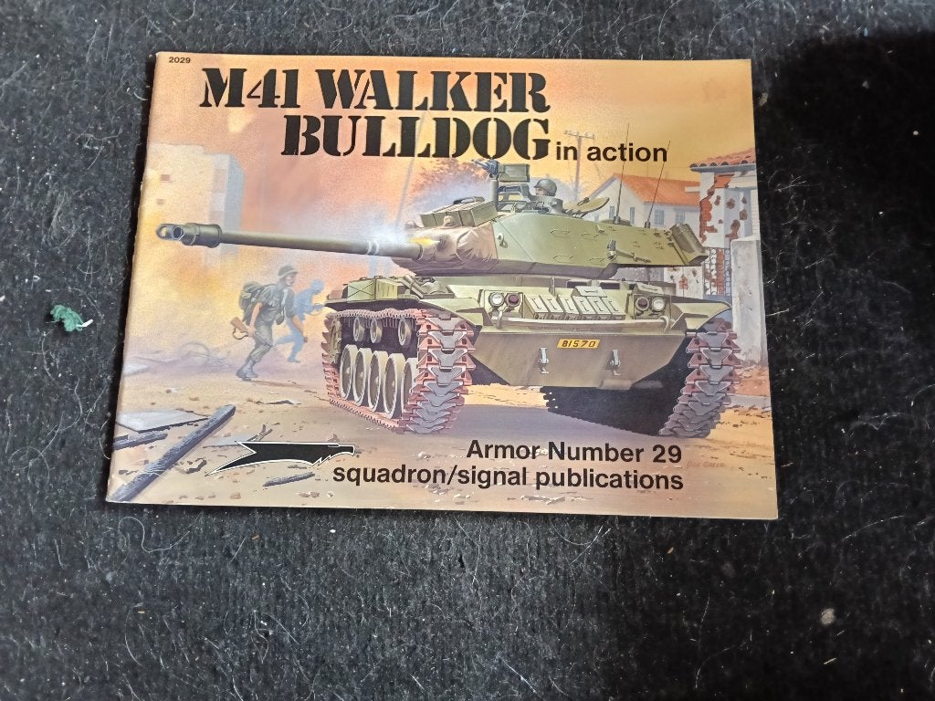 M41 Walker Bulldog in action, Ophalen of Verzenden, 1945 tot heden, Gelezen, Landmacht