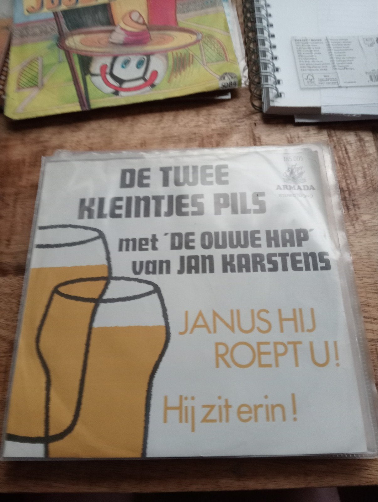 De twee kleintjes pils - Janus hij roept u, Ophalen of Verzenden, Zo goed als nieuw