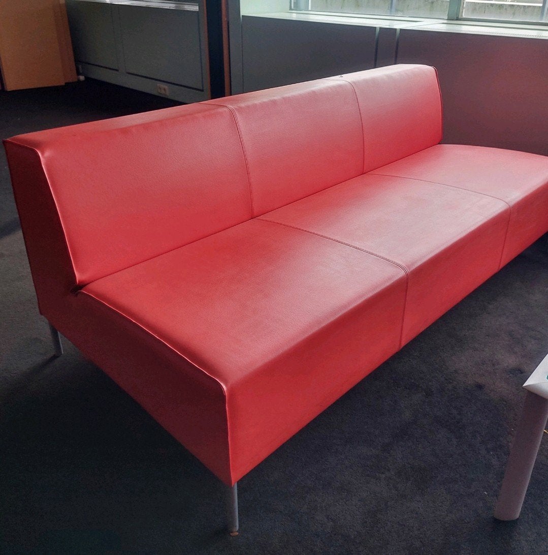 2 rode leren design banken / bankje, Ophalen of Verzenden