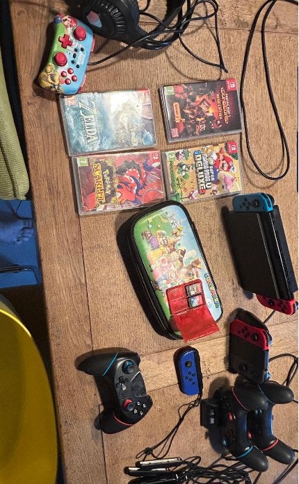 nintendo switch (LEES BESCHRIJFING), Ophalen of Verzenden, Switch Original, Met 3 controllers of meer, Gebruikt