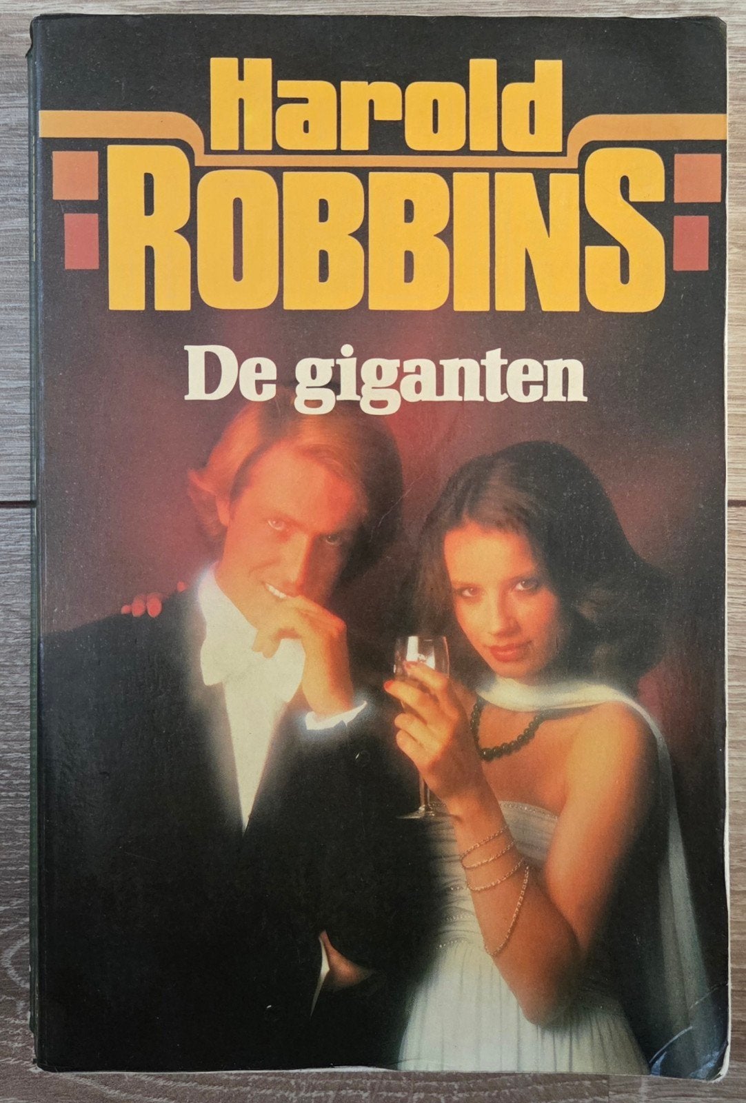 Harold Robbins - De giganten, Ophalen of Verzenden, Gelezen, Harold Robbins