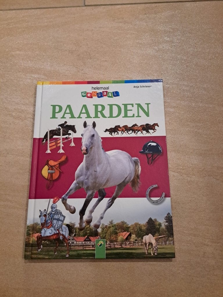 Helemaal paarden, leuk boek over paarden, Ophalen of Verzenden, Zo goed als nieuw, Paarden of Pony's