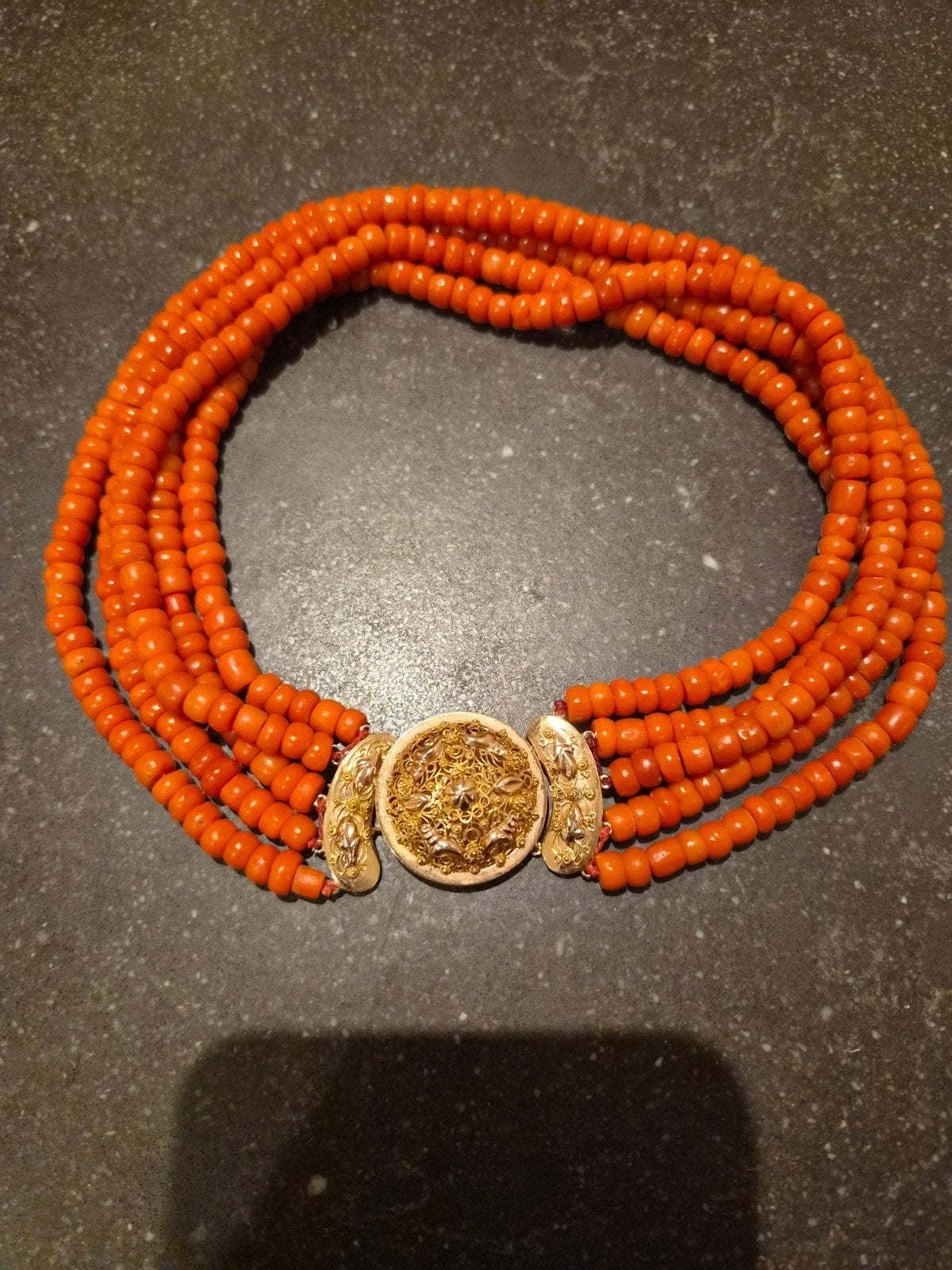 Bloedkoralen ketting met 14k gouden slot, Ophalen of Verzenden