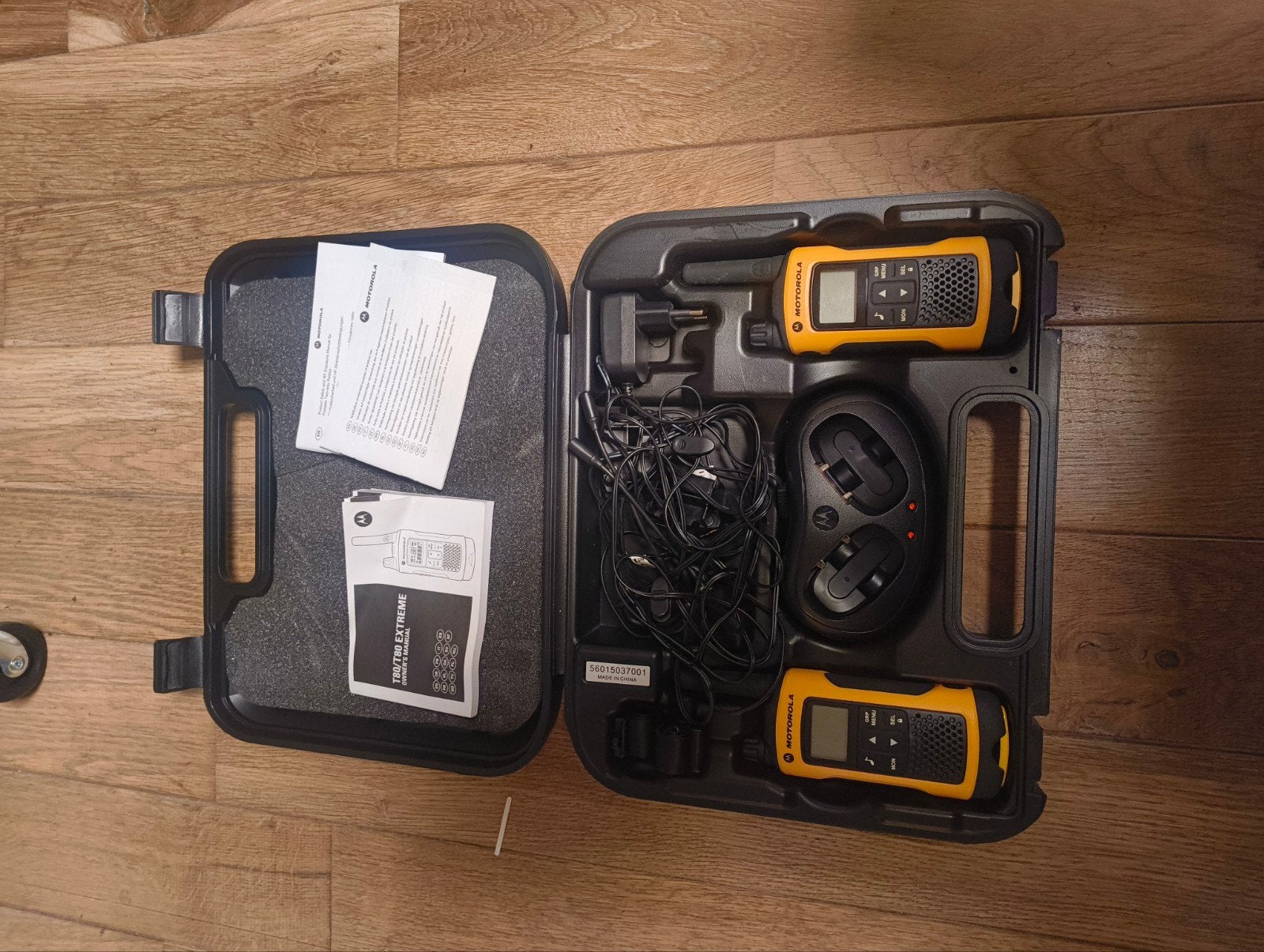 Motorola T80 Extreme Walkie-talkie set van 2 met koffer, Ophalen of Verzenden, Zo goed als nieuw, Portofoon of Walkie-talkie