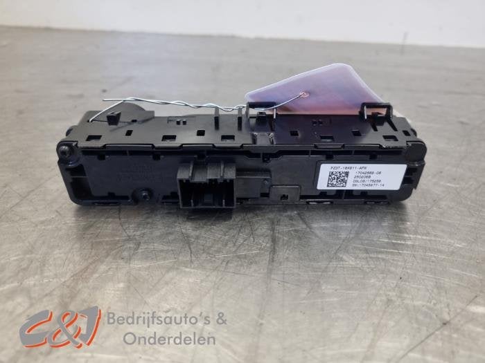 Radiobedienings paneel van een Ford Transit Custom, Gebruikt, -, -, Ophalen of Verzenden