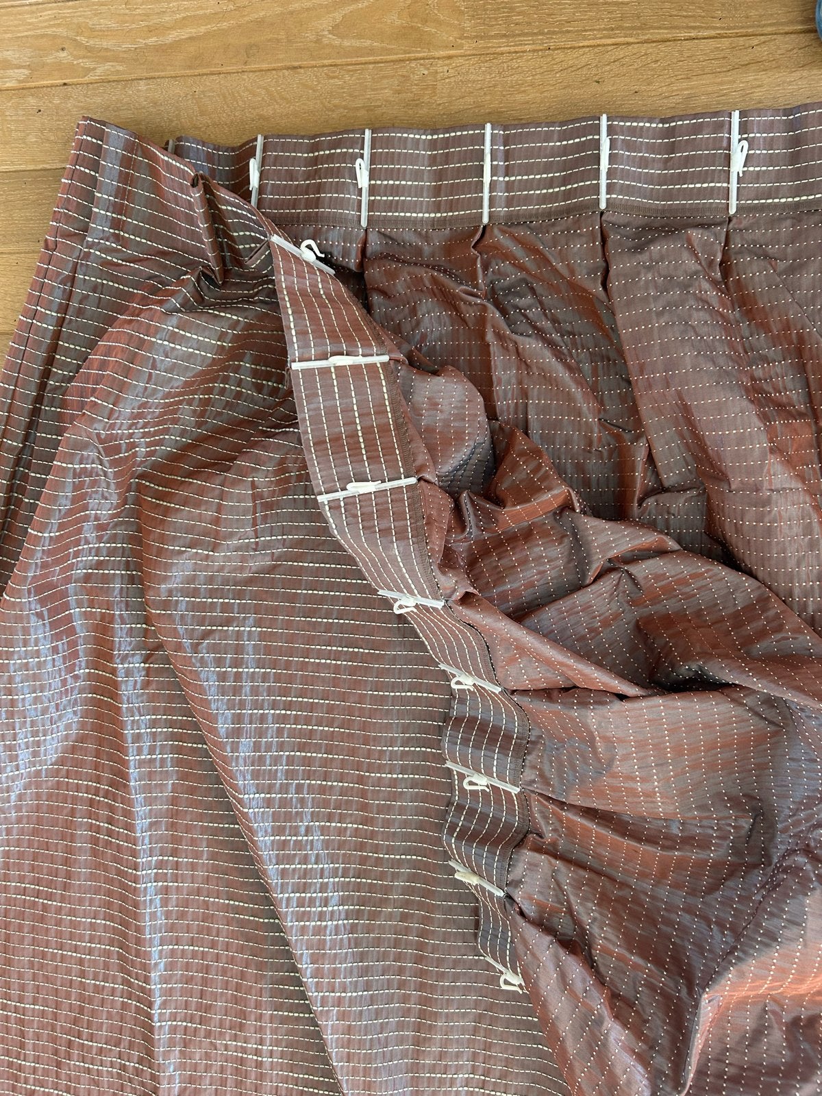 Hema Gordijn - Bruin met subtiele streep, Huis en Inrichting, 270 cm, Met haken, Overige merken, Bruin