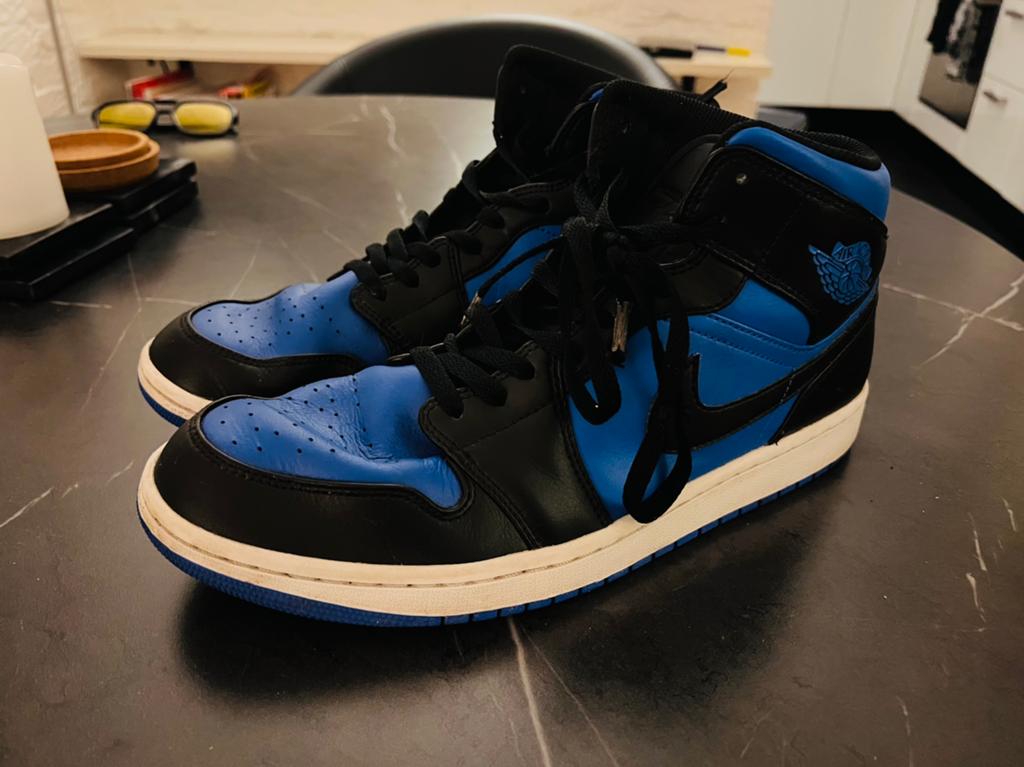 Air Jordan 1 Mid 'Royal Blue Black' maat 45.5, Kleding | Heren, Schoenen, Ophalen of Verzenden, Gedragen, Blauw