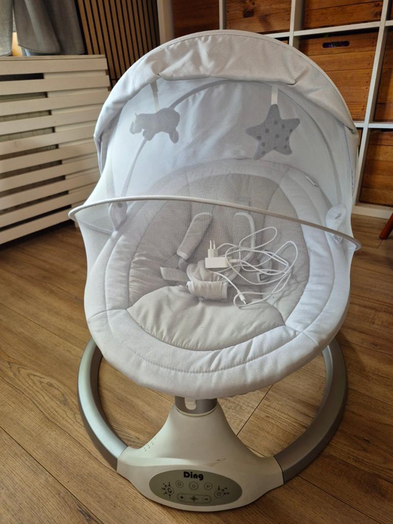 Ding Hugg Elektrische Babyschommel - Grijs met Bluetooth, Ophalen, Zo goed als nieuw