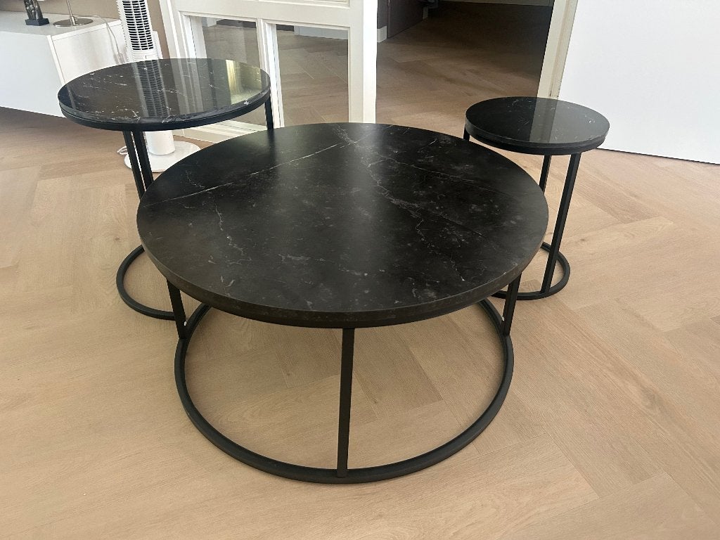 1 Salontafel, 2 bijzettafels, zwart metaal/ blad marmerlook, Ophalen, 50 tot 100 cm, Rond, 50 tot 100 cm