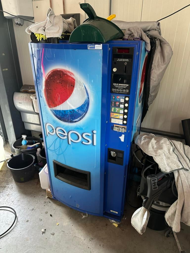 Blikjes automaat - Pepsi, 7UP, Sisi, Pepsi Cola, Ophalen, Gebruikt