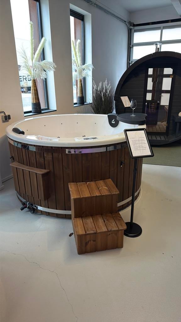 Hottub elecktrice, Ophalen of Verzenden, Zo goed als nieuw