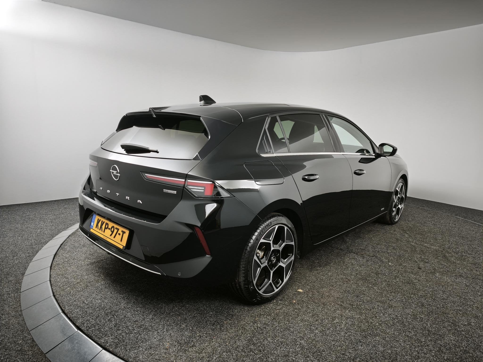 Opel Astra 1.6 Hybrid Elegance | PANORAMADAK | ALCANTARA | L, Auto's, Stof, Gebruikt, 4 cilinders, 181 pk