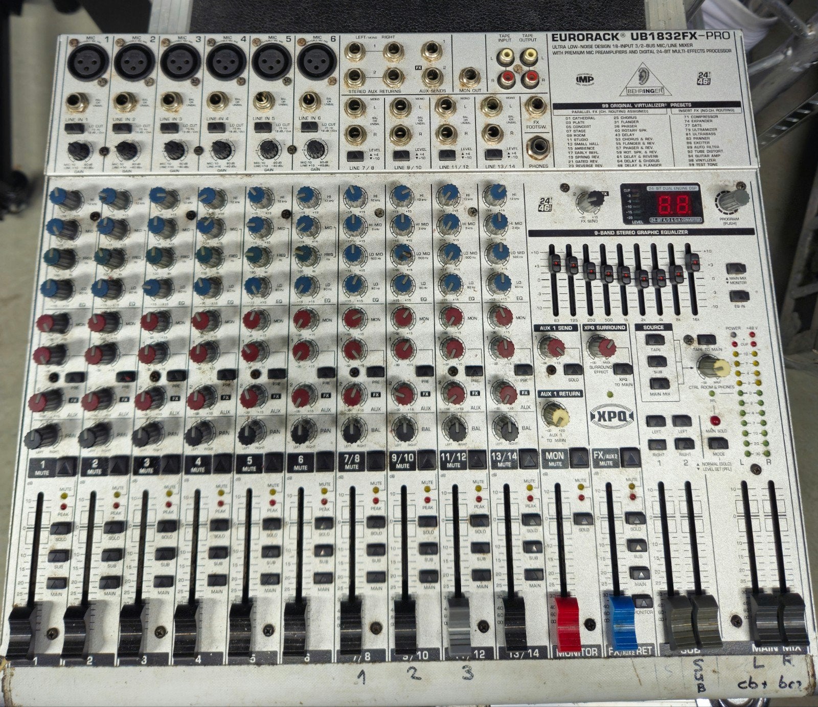 Behringer Eurorack UB1832FX-PRO Mengpaneel., Muziek en Instrumenten, Mengpanelen, Ophalen, Gebruikt, 10 tot 20 kanalen
