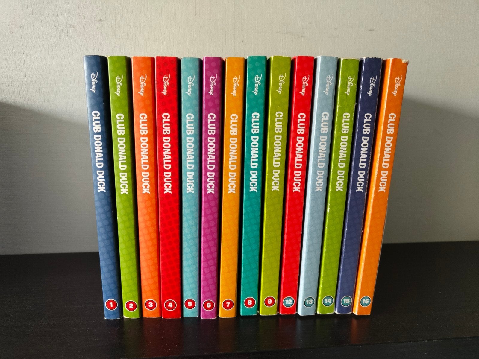 Club Donald Duck serie 1-16 zonder 10 en 11, Ophalen of Verzenden, Zo goed als nieuw, Disney, Meerdere stripboeken
