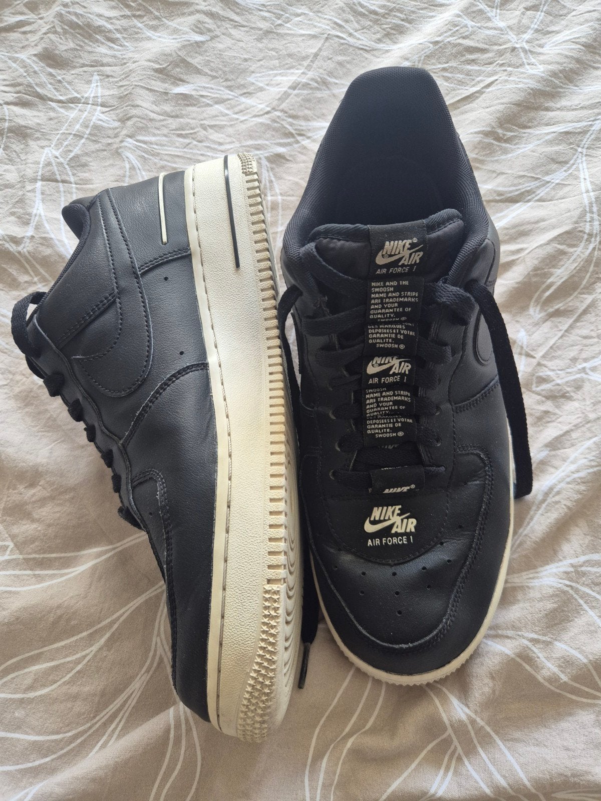 Nike Air Force 1 '07 LV8 3 "Black Multiple Logos", Zwart, Ophalen of Verzenden, Zo goed als nieuw, Nike Air Force