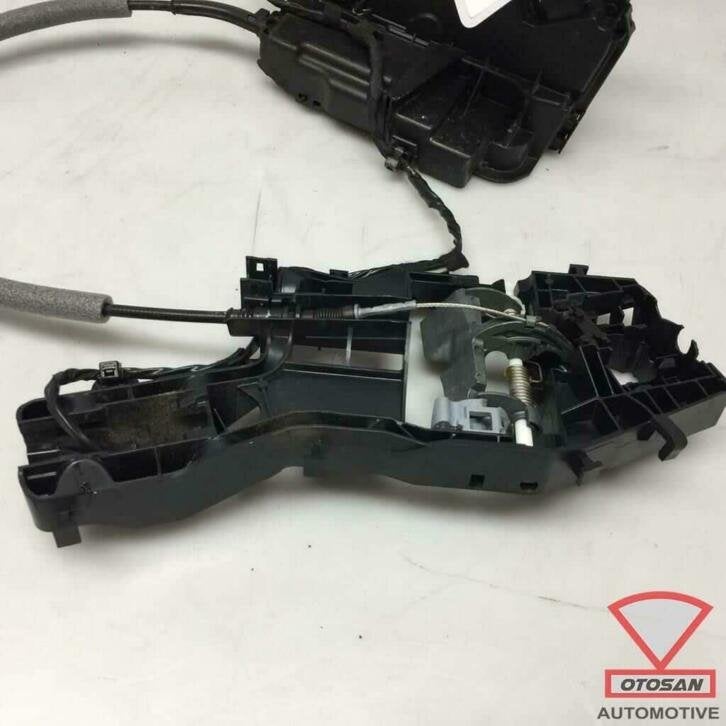 vw passat b8 2017 vag portier slot links achter 5ta839015d, Gebruikt, Volkswagen, Volkswagen AG, Achter