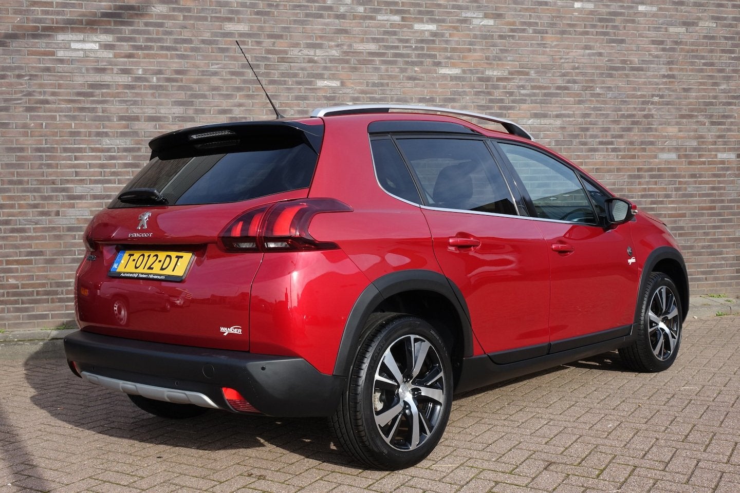 Peugeot 2008 1.2 PureTech GT-line, navigatie, stoelverwarmin, Voorwielaandrijving, Euro 6, Leder, Bedrijf