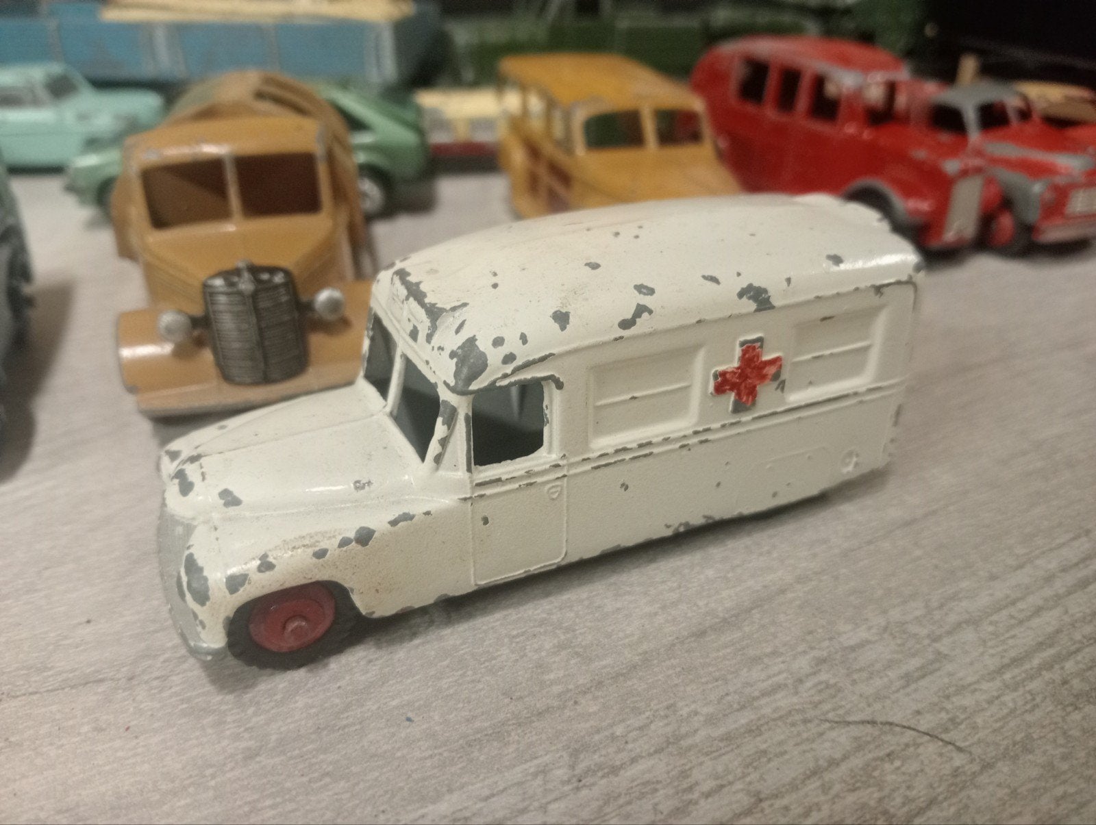 daimler Dinky toys 253 ambulance, Ophalen of Verzenden, Auto, Dinky Toys