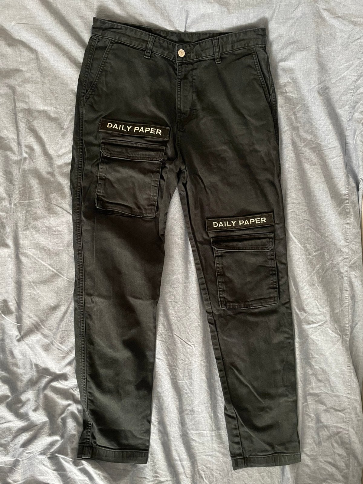 Daily Paper Cargo Broek Zwart | Maat L, Kleding | Heren, Ophalen of Verzenden, Gedragen, Maat 52/54 (L), Zwart
