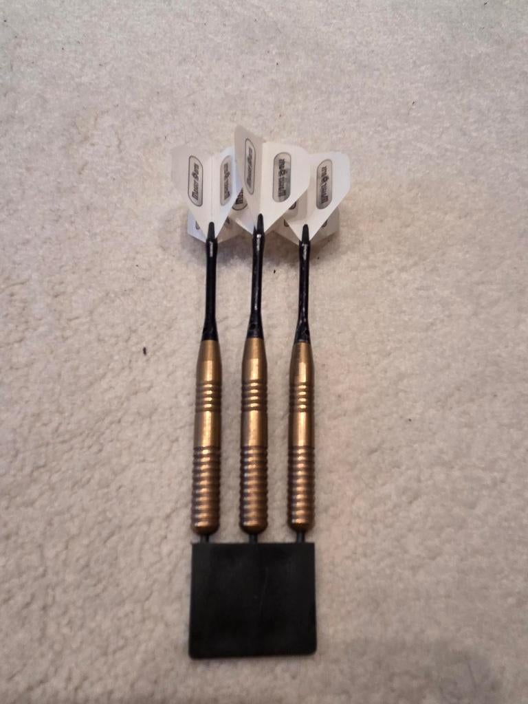 Dartpijlen 3 stuks, Ophalen of Verzenden, Gebruikt, Pijlen