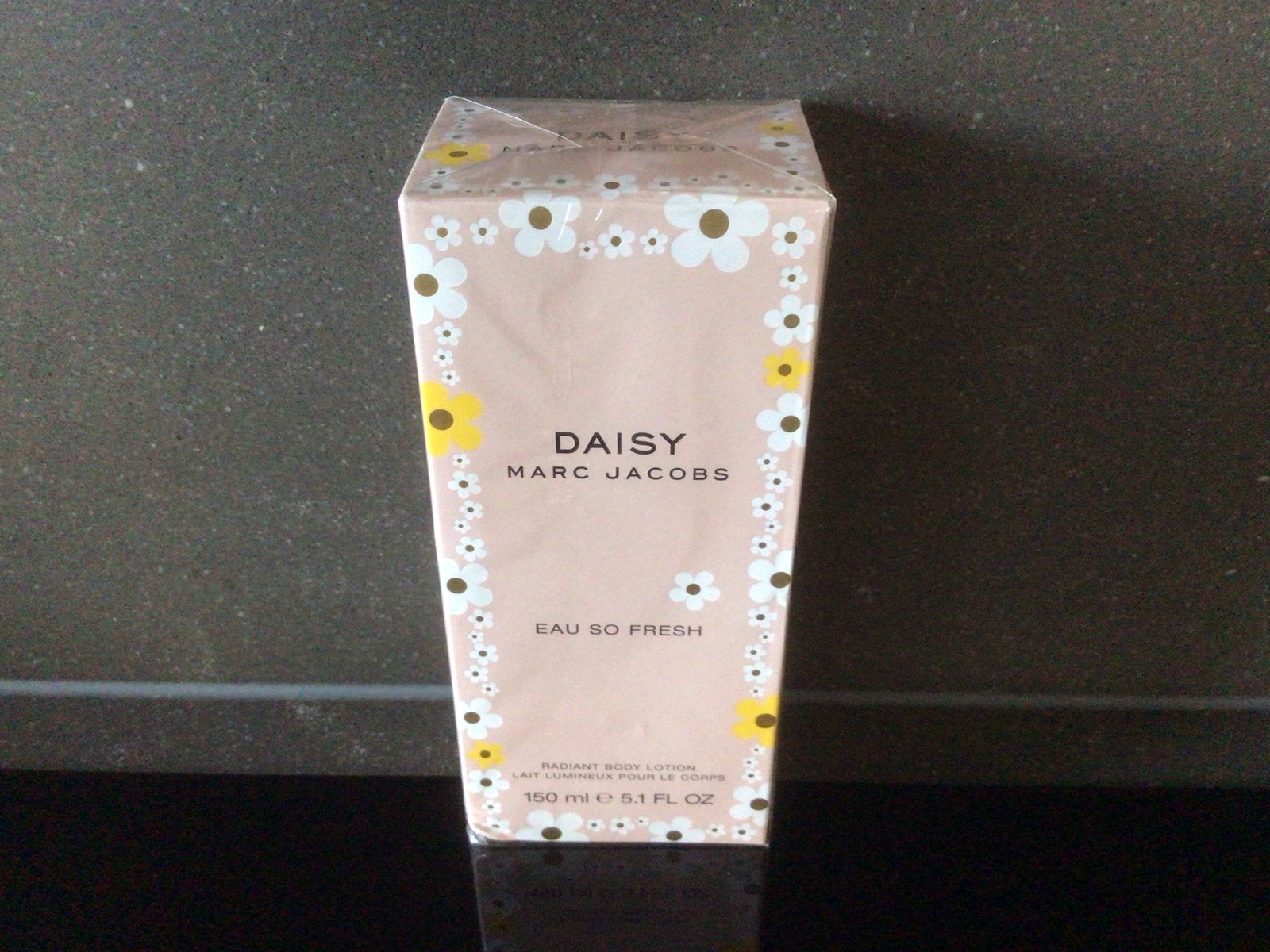 MARC JACOBS DAISY “eau so fresh” bodylotion 150 ml NIEUW, Ophalen of Verzenden, Nieuw, Bodylotion, Crème of Olie
