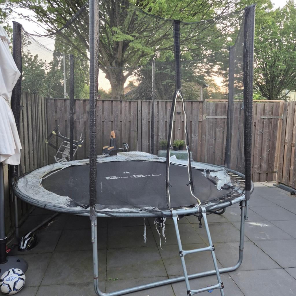 Trampoline met beschadigde beschermrand, Kinderen en Baby's, Speelgoed | Buiten | Trampolines, Ophalen, Gebruikt