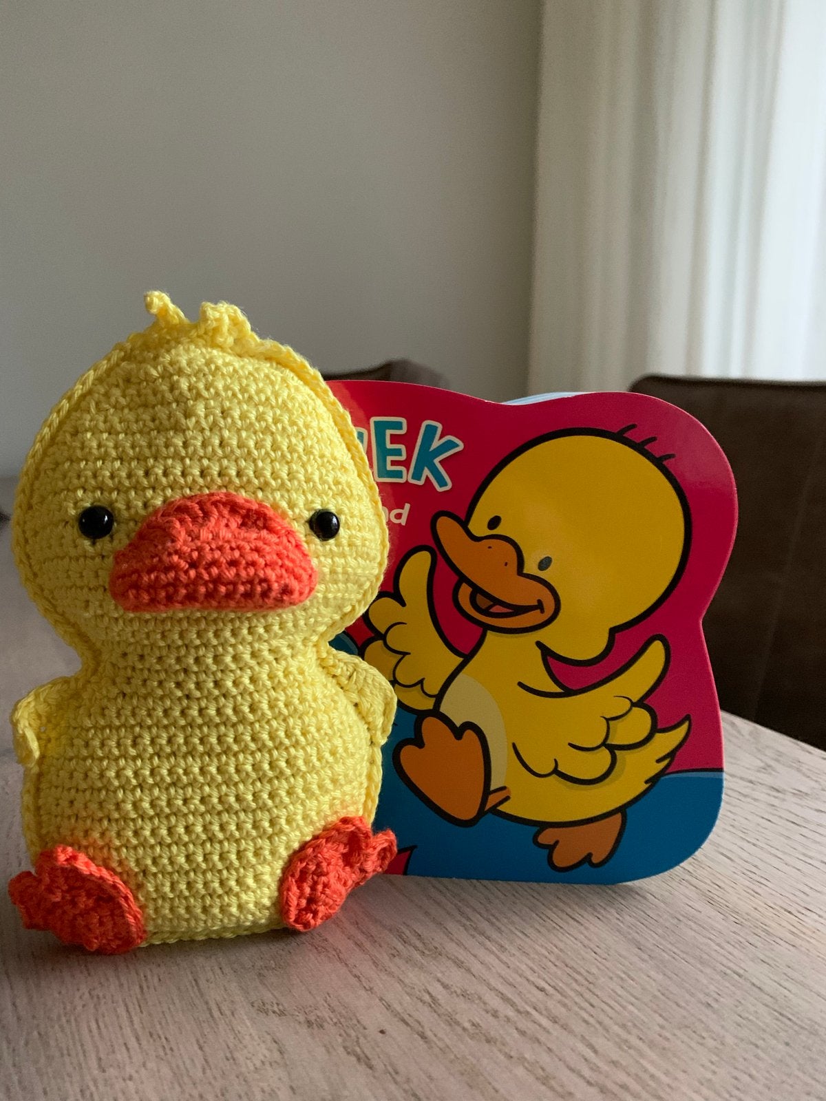 Gehaakte gele eend knuffel met boekje Kwek de Eend, Kinderen en Baby's, Speelgoed | Knuffels en Pluche, Ophalen of Verzenden, Zo goed als nieuw