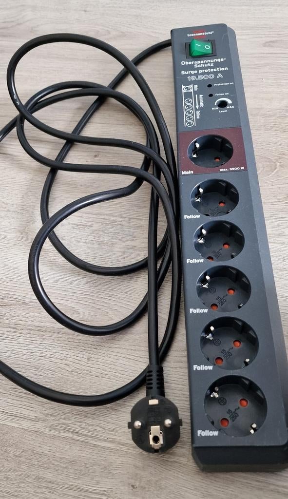Brennenstuhl stekkerdoos. 1 main en 5 volgers, Ophalen of Verzenden, Zo goed als nieuw, Apparatuur