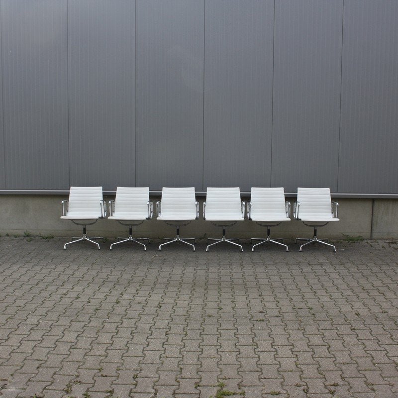 6 x Vitra EA107 wit leer | Charels Eames | vergaderstoel, Gebruikt, Leer, Wit, Onbekend