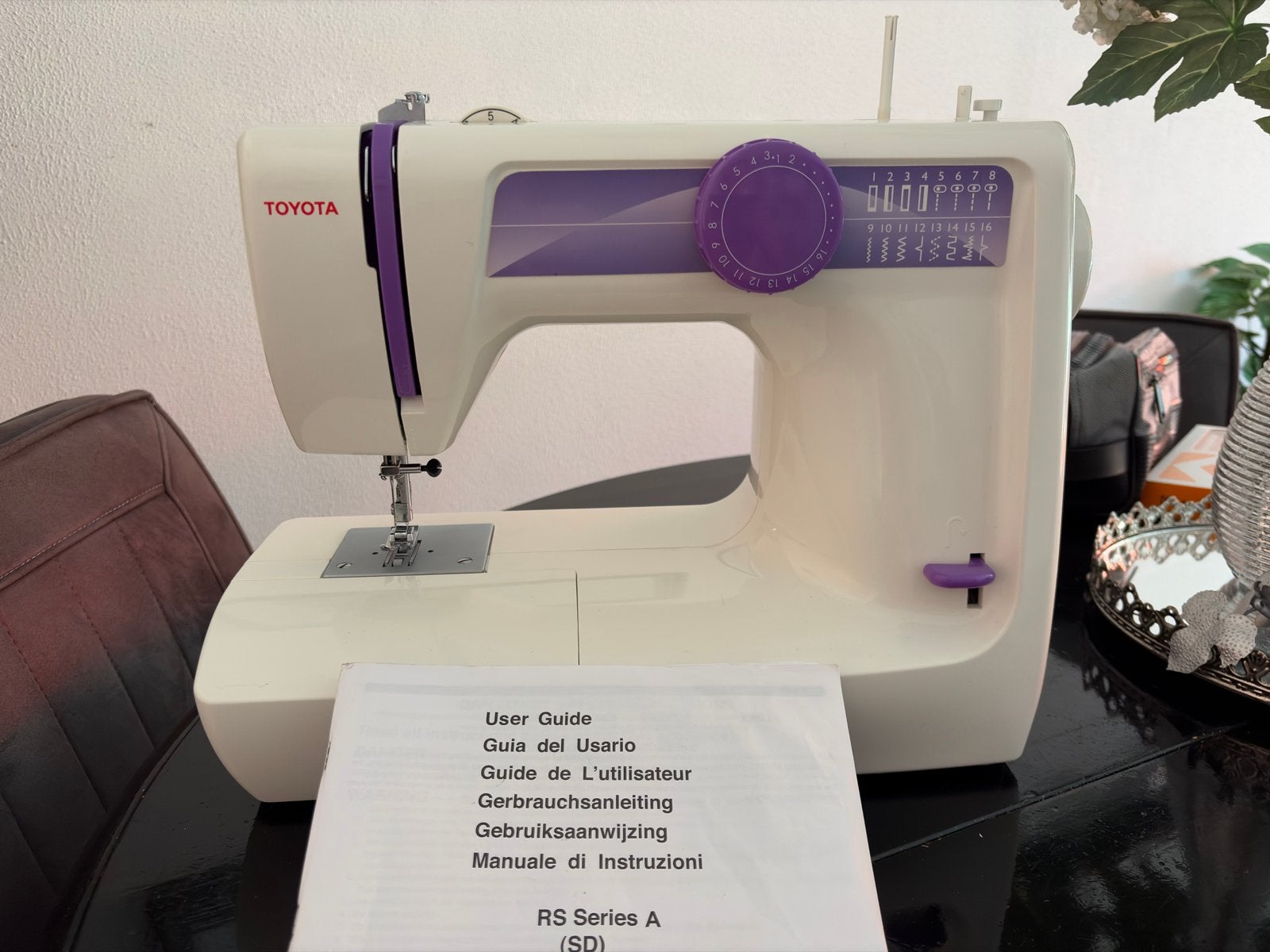 Toyota BL16 RS Naaimachine - in goede staat, Hobby en Vrije tijd, Naaimachines en Toebehoren, Ophalen, Zo goed als nieuw, Naaimachine
