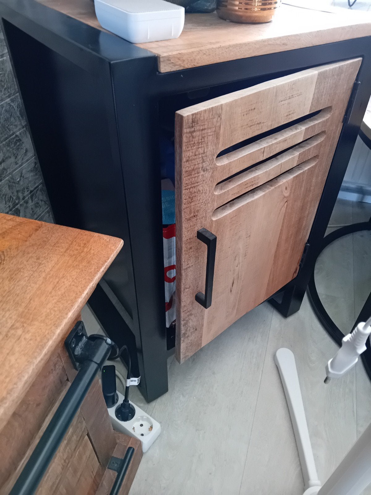 mango houten nacht kastje, Ophalen, Zo goed als nieuw, Hout, 45 tot 65 cm