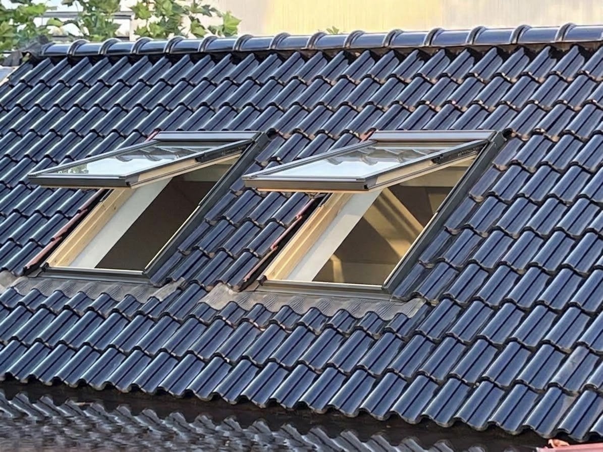 2 Fakro FPP-V U3 uitzet tuimeldakraam  94x140 incl rolgordij, Ophalen, 80 tot 120 cm, 120 tot 160 cm, Zo goed als nieuw
