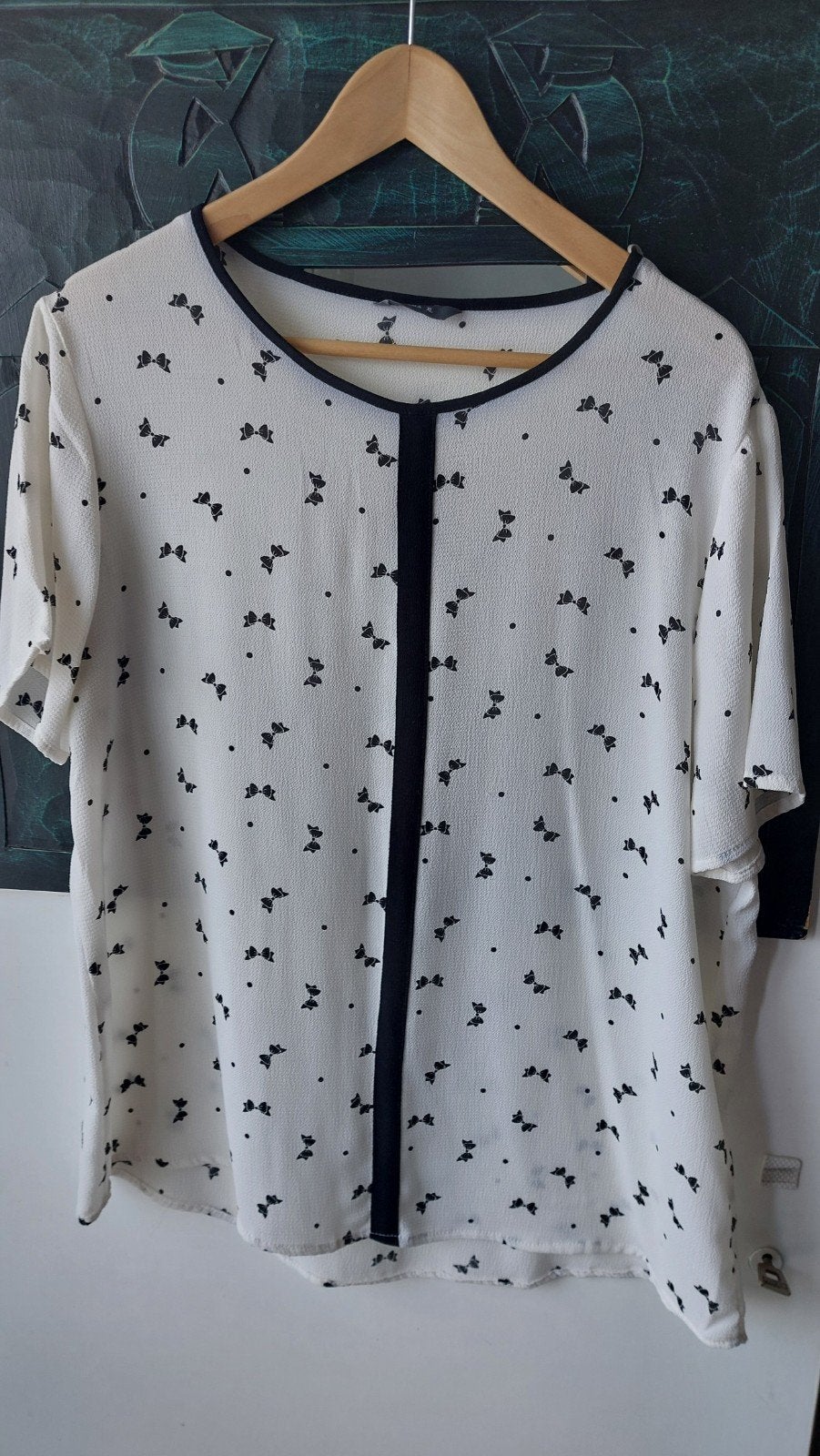 Witte blouse met strikjesprint Hema xl, Wit, Maat 46/48 (XL) of groter, Ophalen of Verzenden, Korte mouw