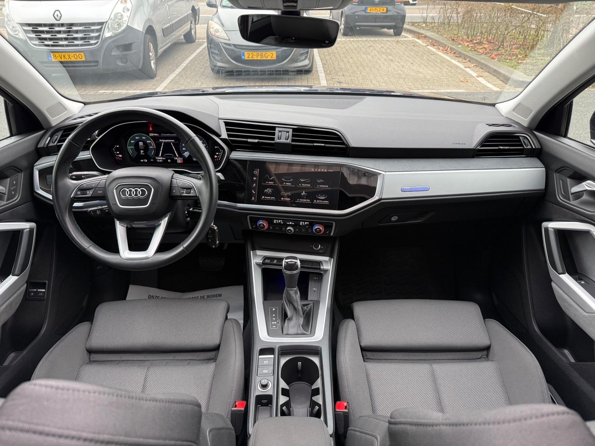 Audi Q3 45 TFSI e S edition 245PK PDC/LMV/CARPLAY/VIRTU/PANO, Stof, Gebruikt, Blauw, Hybride Elektrisch/Benzine