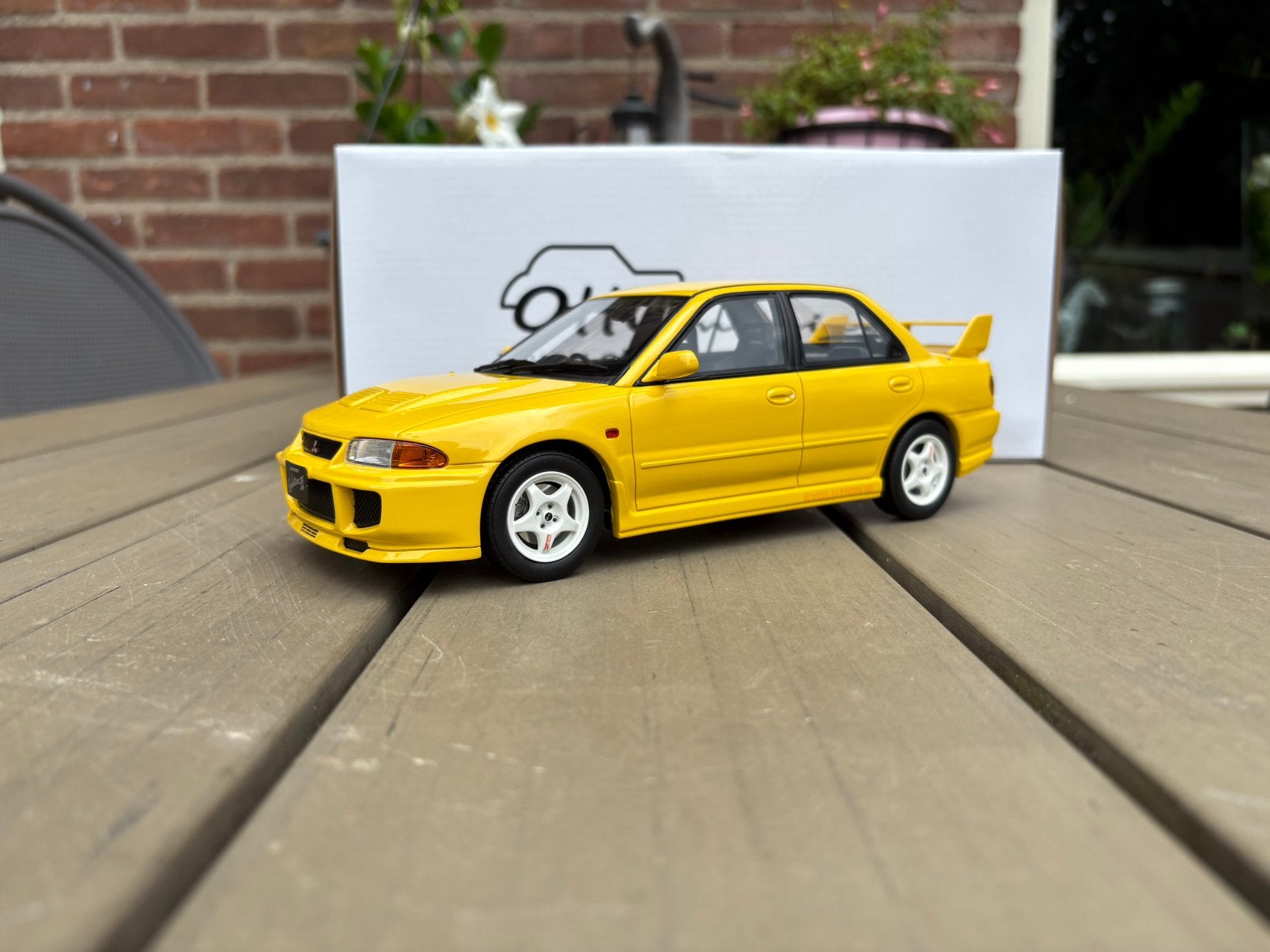 Otto Mobile 1995 Mitsubishi Lancer Evo III Yellow, Hobby en Vrije tijd, Modelauto's | 1:18, Ophalen of Verzenden, Nieuw, Auto