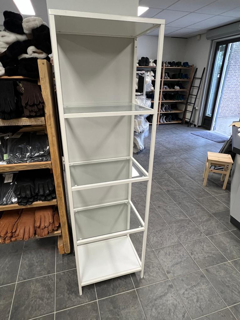 IKEA kast - Witte metalen stellingkast met glazen planken, Ophalen, Zo goed als nieuw