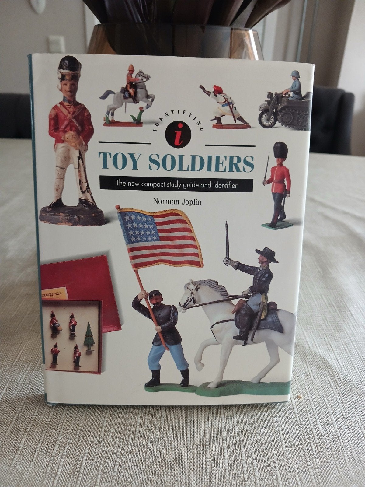 Identifying Toy Soldiers - Norman Joplin, Boeken, Ophalen of Verzenden, Zo goed als nieuw, Niet van toepassing, Norman Joplin