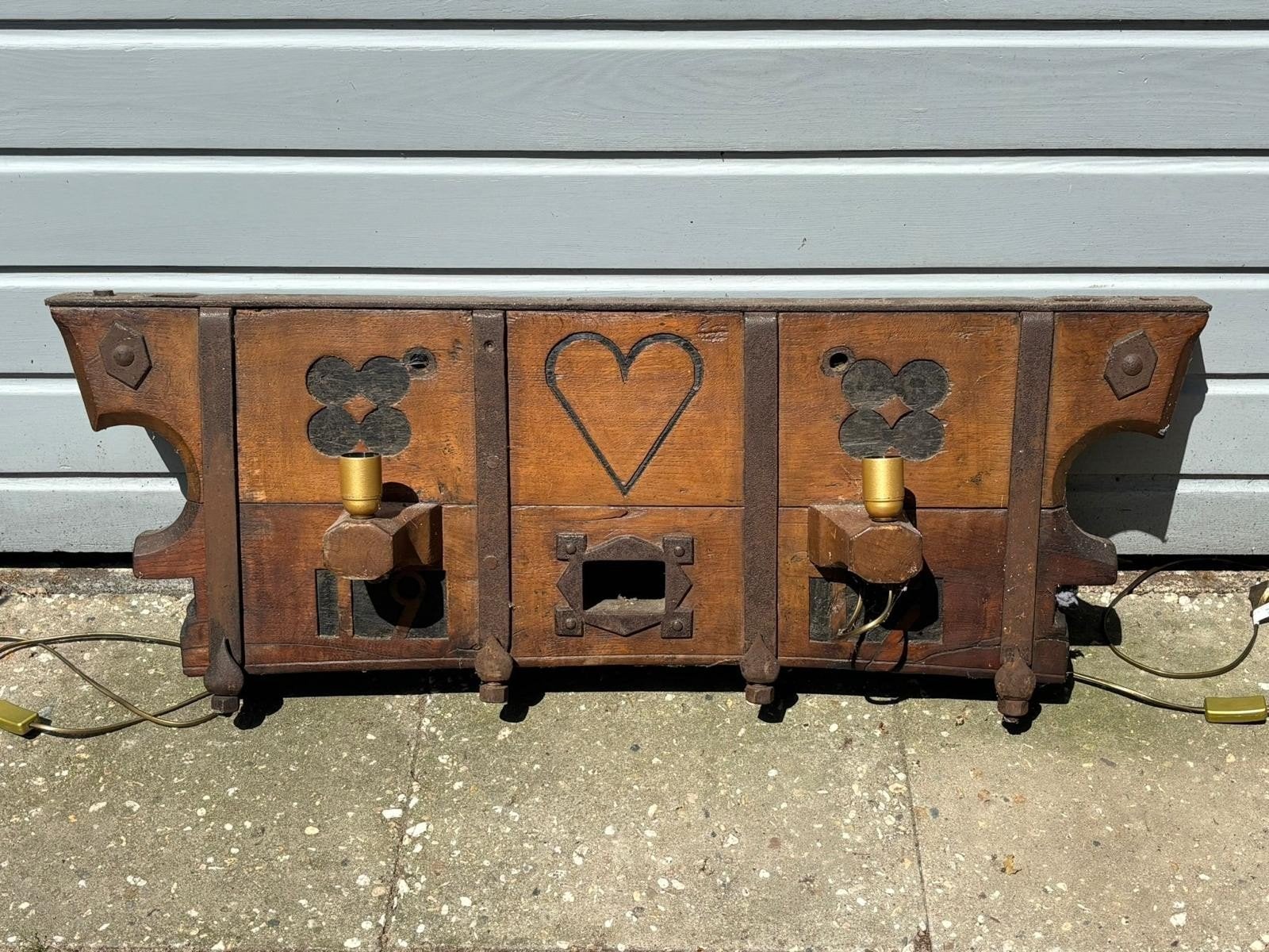Antiek Paardenjuk uit 1917, omgebouwd tot lamp, Ophalen