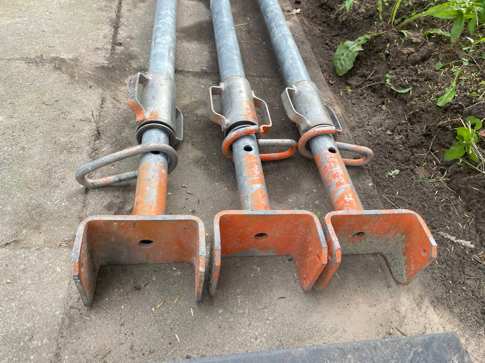 3 stuks zware bouwstempels / schroefstempels 290-500, Doe-het-zelf en Verbouw, Steigers, Ophalen, Zo goed als nieuw, Overige typen