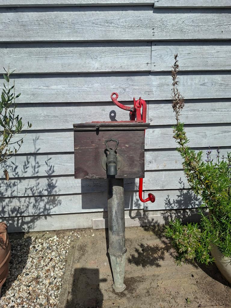 Decoratieve sierpomp voor in de tuin, Tuin en Terras, Ophalen, Gebruikt, Gietijzer, Waterornament