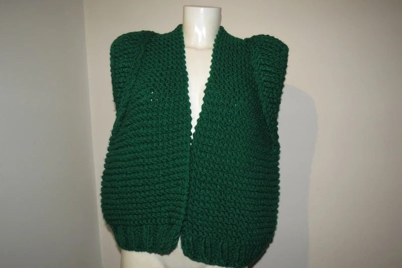 Kiro by Kim grof gebreid vest groen power shoulder look, Verzenden, Maat 46/48 (XL) of groter, Zo goed als nieuw, Kiro by Kim
