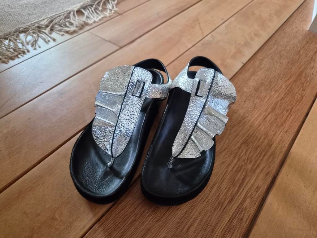 Isabel Marant Sandalen Slippers leer, Ophalen of Verzenden, Zo goed als nieuw, Sandalen of Muiltjes