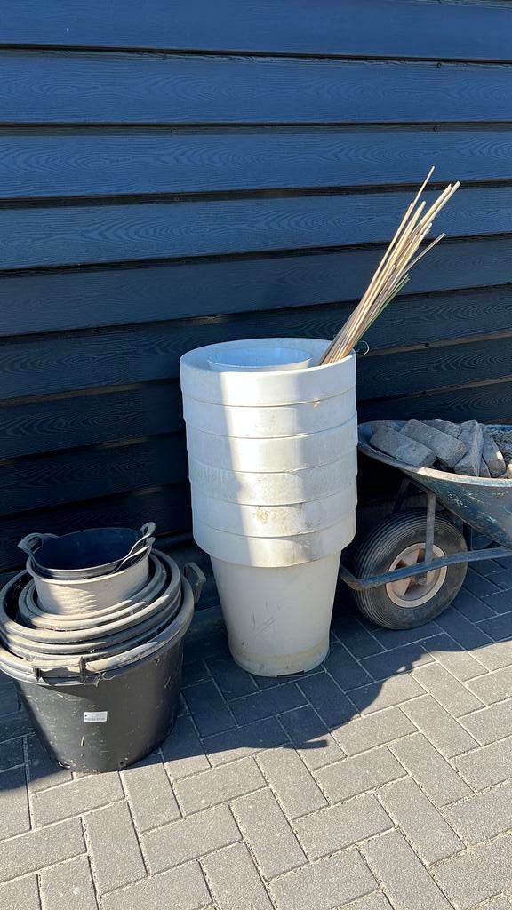 20 stuks buiten potten oa van Ikea, Tuin en Terras, Bloembakken en Plantenbakken, Ophalen, Kunststof, Rond, Zo goed als nieuw