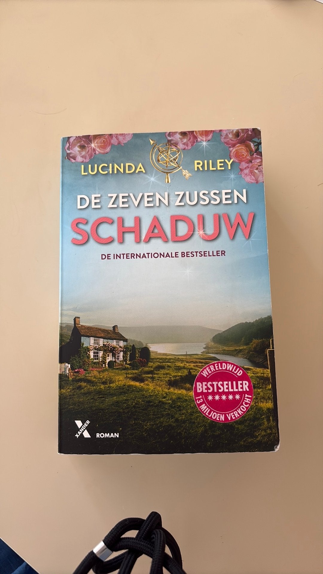 Lucinda Riley - Zeven Zussen deel Schaduw, Boeken, Lucinda Riley, Nederland, Ophalen, Gelezen