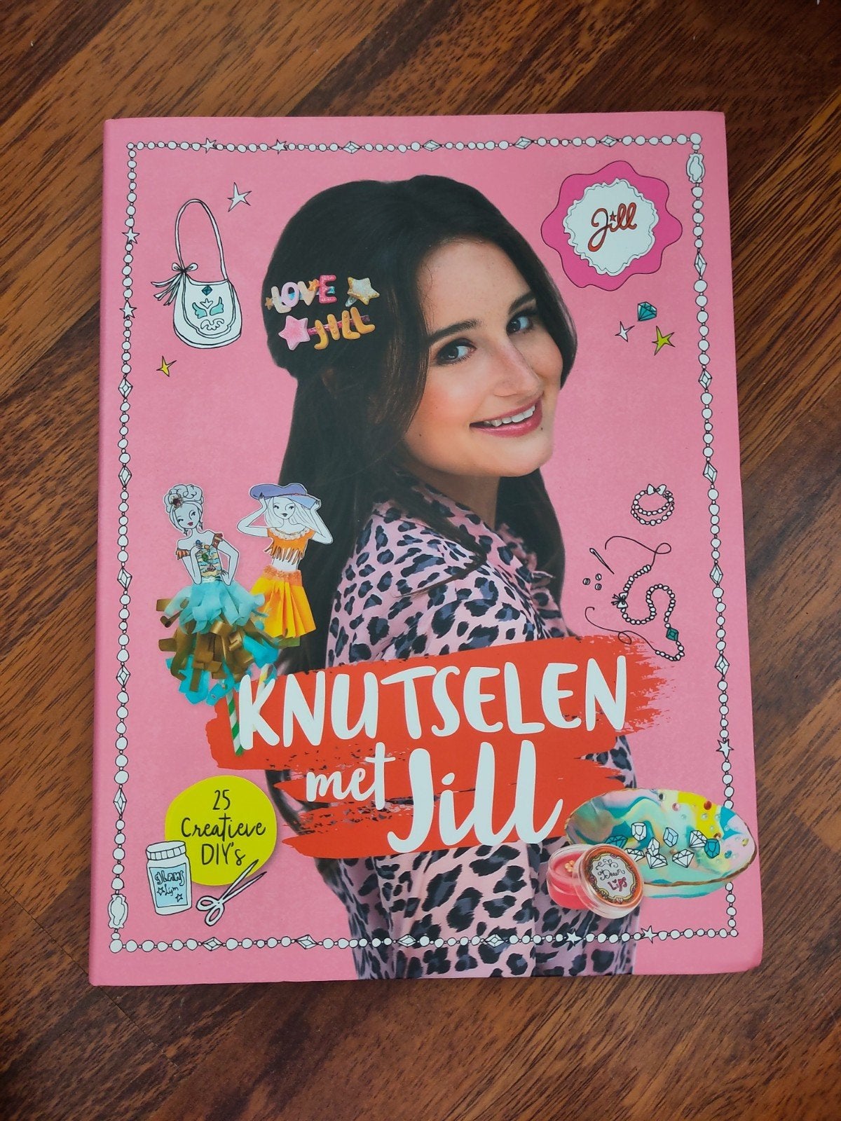 Knutselen met Jill - Knutselboek, Hobby en Vrije tijd, Roze, Overige thema's, Ophalen of Verzenden, Zo goed als nieuw