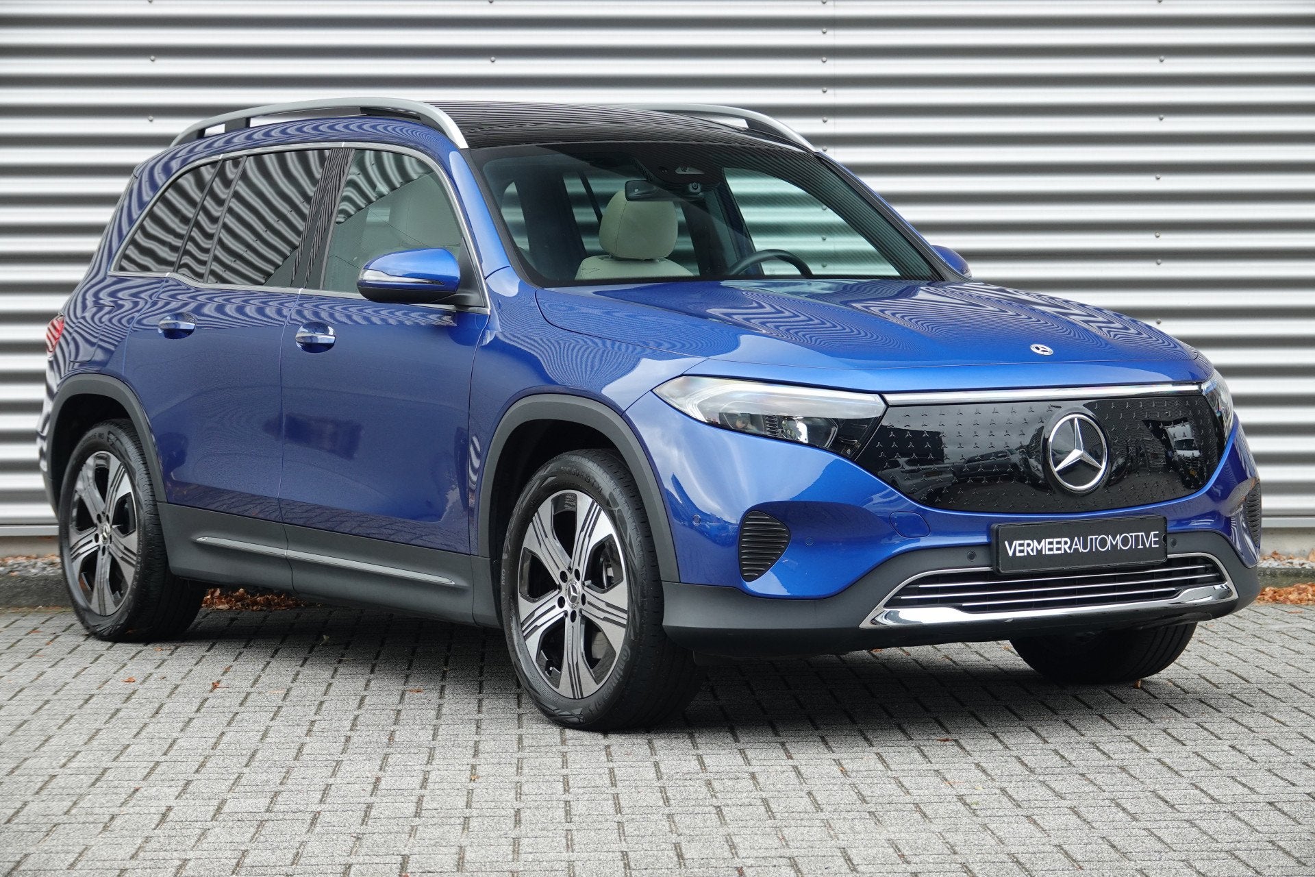 Mercedes-Benz EQB 250+ Luxury Line 71 kWh | Panoramadak | Di, Auto's, 2005 kg, Gebruikt, 190 pk, Blauw